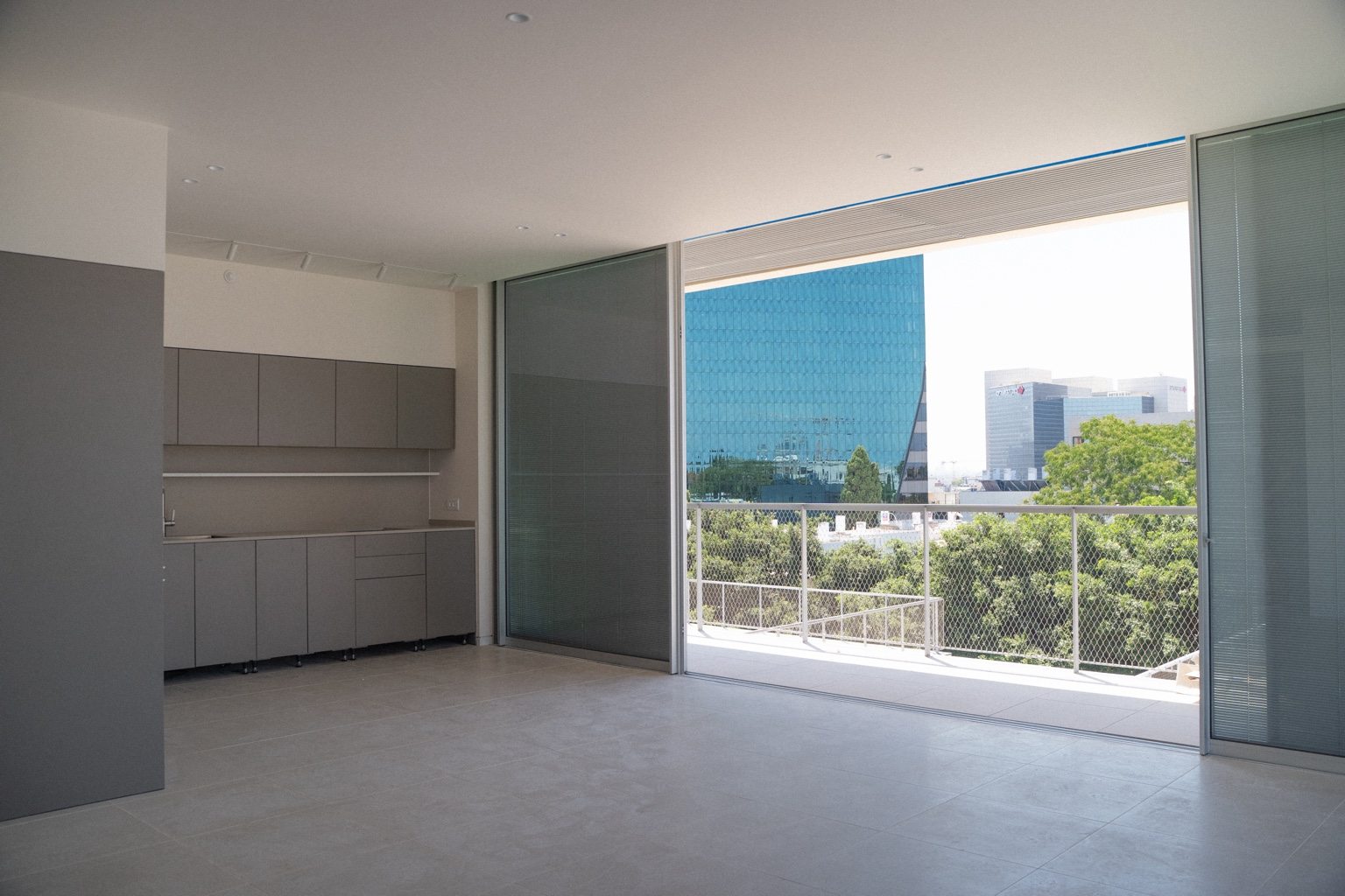 ZOMMER REAL ESTATE photograph 1